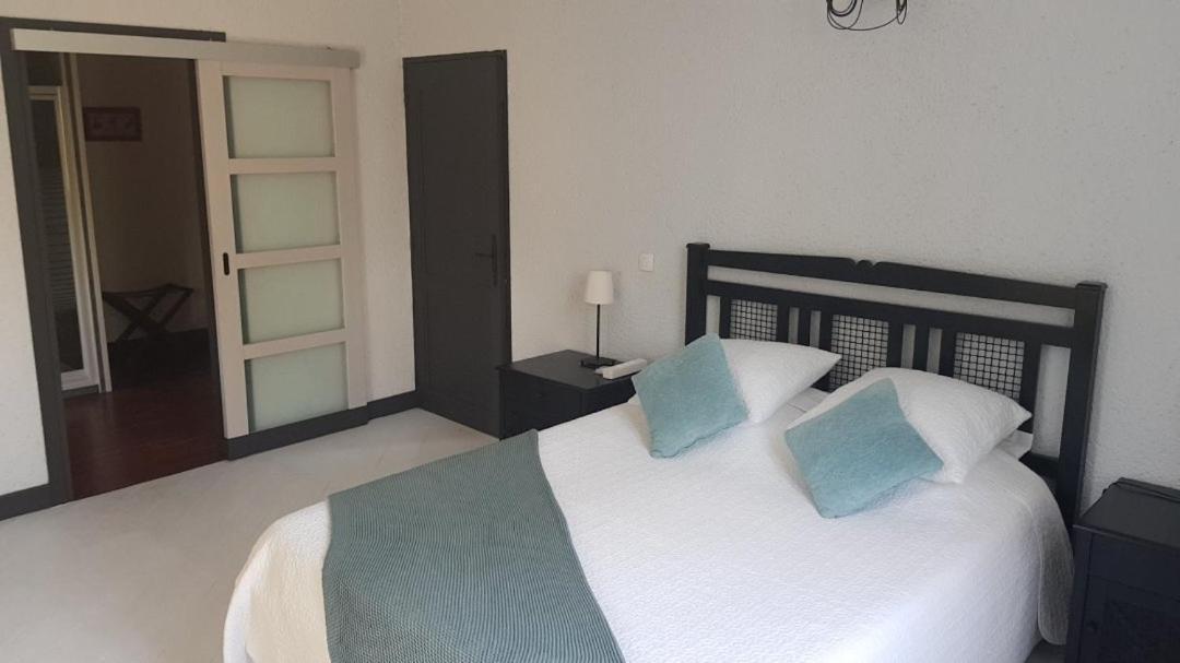 Domaine De Baise Bed & Breakfast Feugarolles Екстериор снимка