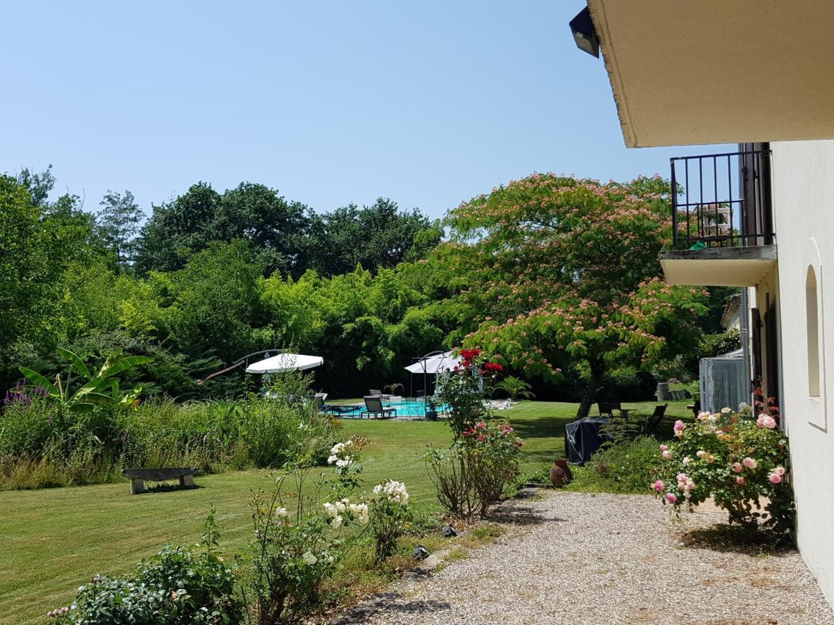 Domaine De Baise Bed & Breakfast Feugarolles Екстериор снимка